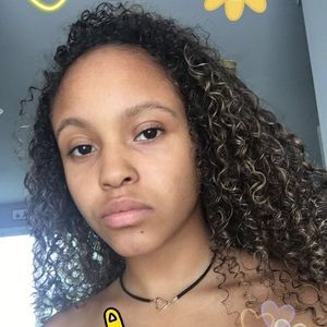 Meet your Posher, Mia